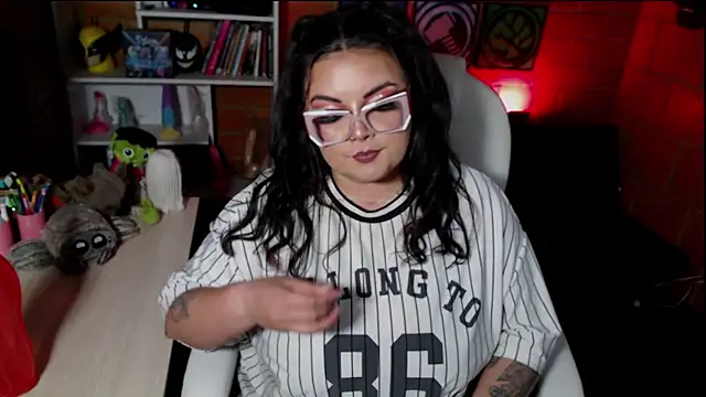 Snapshot of juliette_rd chatting on November 6, 4:57 am juliette rd online show from November 6, 4:57 am