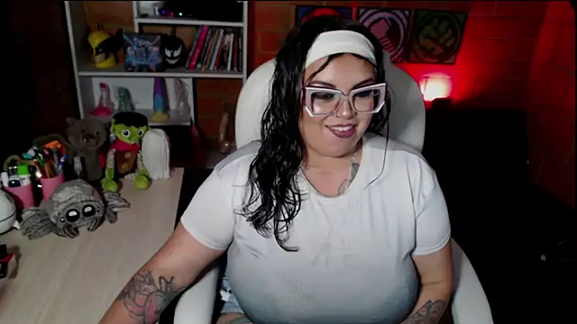 Snapshot of juliette_rd chatting on November 12, 3:07 am juliette rd online show from November 12, 3:07 am