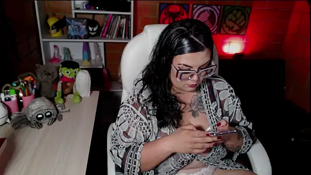 Snapshot of juliette_rd chatting on November 19, 8:25 am juliette rd online show from November 19, 8:25 am