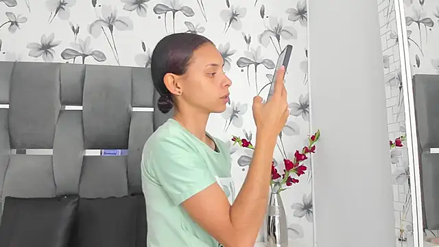 Ehotloveaxxx online show from October 15, 1:33 pm