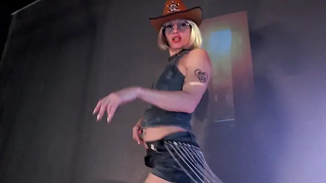 Dorothy Meyer online show from February 6, 8:56 pm