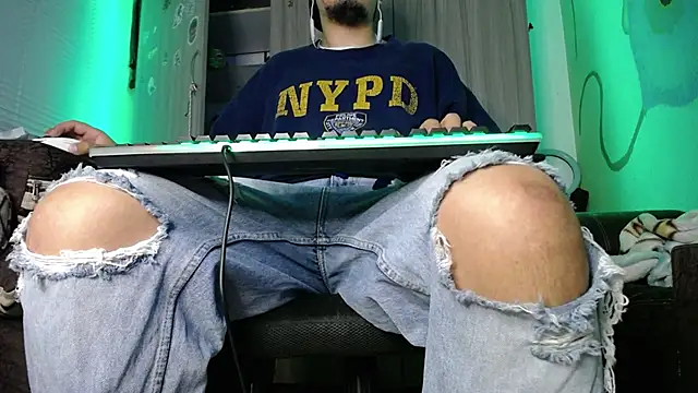 zacwatson  online show from February 11, 8:26 am