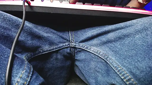 zacwatson  online show from September 23, 2:14 am