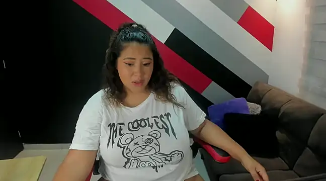 I am yours- online show from January 28, 12:00 pm