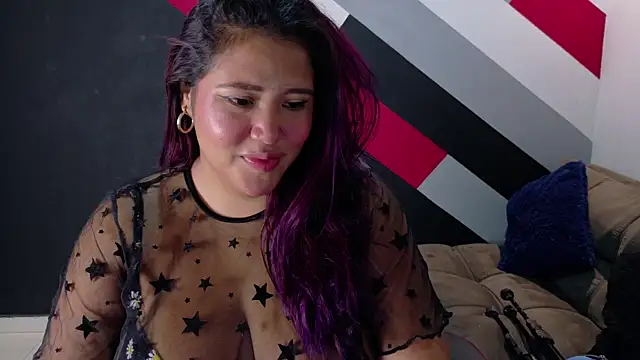 I am yours- online show from December 18, 12:00 pm