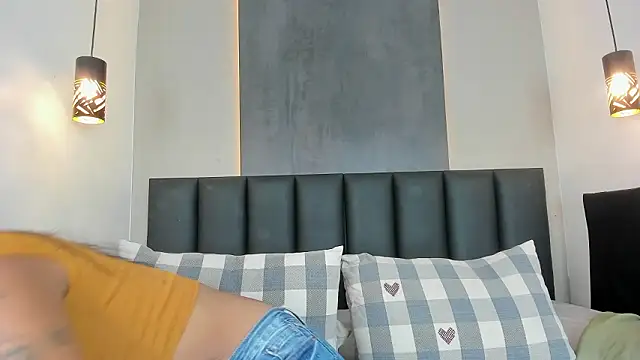 rachellmartinez online show from January 19, 11:47 am