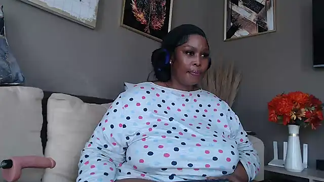 ThickyMinajxx online show from November 14, 12:48 pm