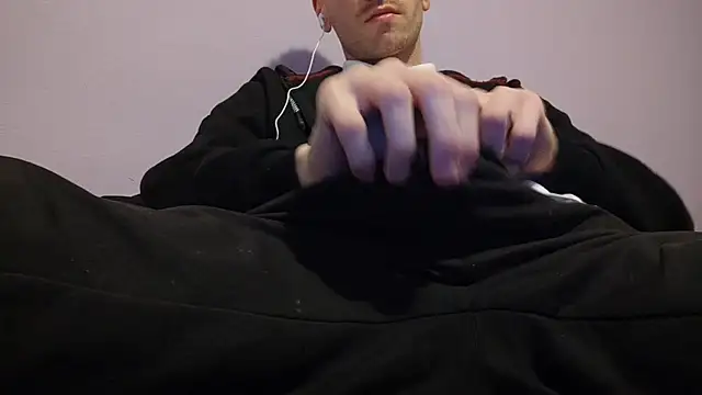  Hocthus  online show from February 9, 6:37 pm