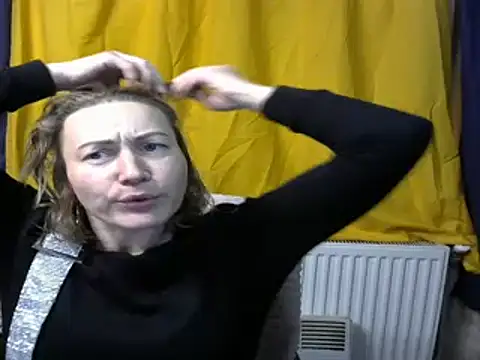 Snapshot of wLESLYMOSw chatting on December 5, 5:50 pm wLESLYMOSw online show from December 5, 5:50 pm