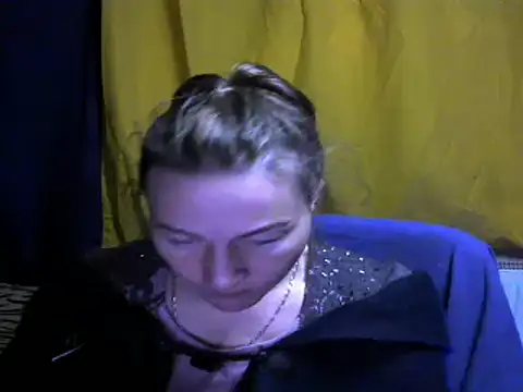 Snapshot of wLESLYMOSw chatting on December 11, 8:47 am wLESLYMOSw online show from December 11, 8:47 am