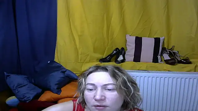 Snapshot of wLESLYMOSw chatting on January 18, 9:45 am wLESLYMOSw online show from January 18, 9:45 am