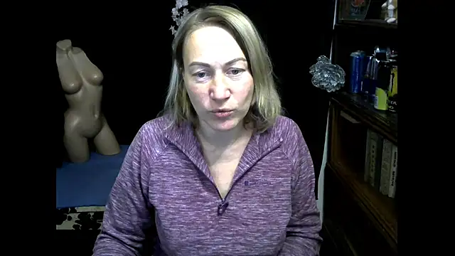 Snapshot of wLESLYMOSw chatting on October 3, 8:00 am wLESLYMOSw online show from October 3, 8:00 am