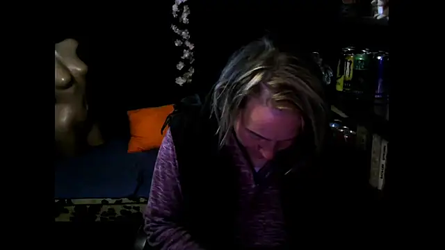 Snapshot of wLESLYMOSw chatting on October 15, 8:47 am wLESLYMOSw online show from October 15, 8:47 am