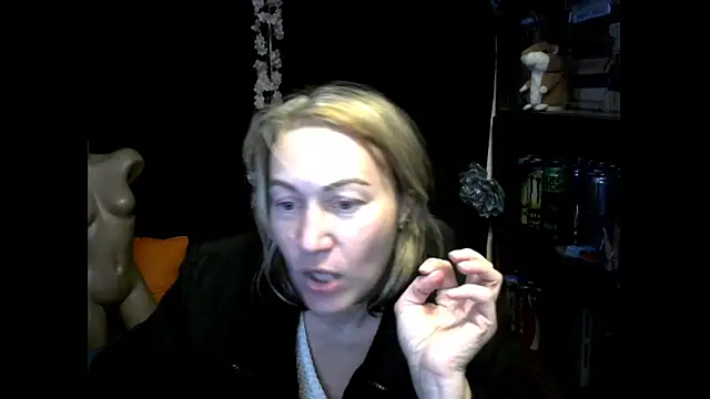 Snapshot of wLESLYMOSw chatting on October 31, 5:14 pm wLESLYMOSw online show from October 31, 5:14 pm