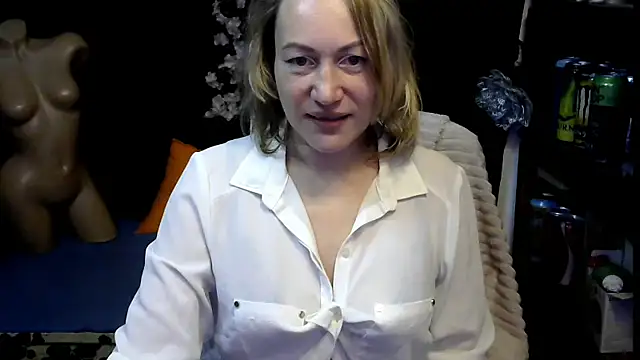 Snapshot of wLESLYMOSw chatting on November 7, 8:36 am wLESLYMOSw online show from November 7, 8:36 am