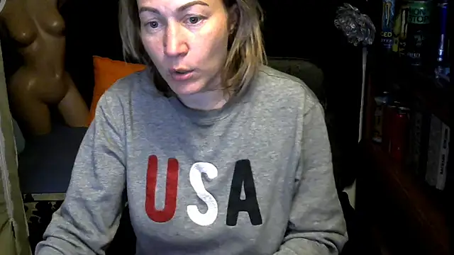 Snapshot of wLESLYMOSw chatting on November 14, 8:24 am wLESLYMOSw online show from November 14, 8:24 am