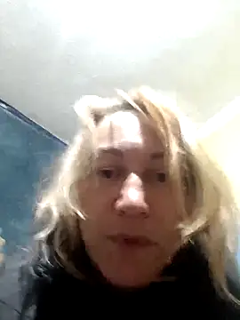 Snapshot of wLESLYMOSw chatting on November 23, 6:52 pm wLESLYMOSw online show from November 23, 6:52 pm