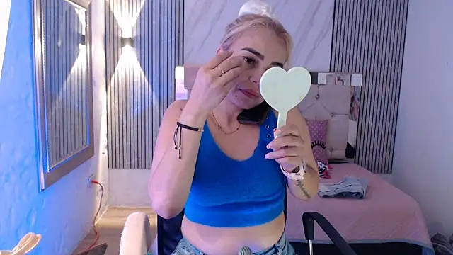 ashley  tylor online show from February 28, 3:07 am