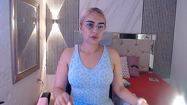 ashley  tylor online show from March 6, 10:17 pm