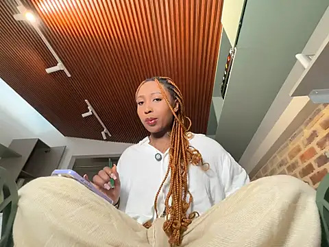 EmmaSanzz  online show from March 25, 12:00 pm