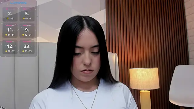 Julietasantos   online show from April 8, 6:30 pm