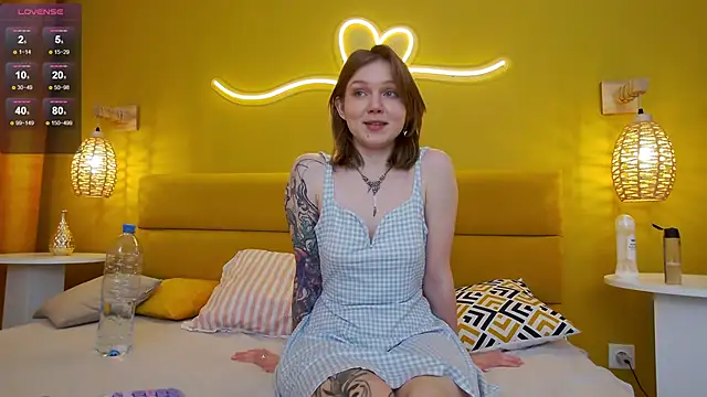 Snapshot of lessysweety chatting on October 10, 5:39 am lessysweety online show from October 10, 5:39 am