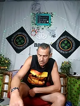 Snapshot of Bbboy42 chatting on February 13, 10:44 am Bbboy42 online show from February 13, 10:44 am