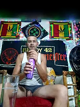 Snapshot of Bbboy42 chatting on February 23, 10:31 pm Bbboy42 online show from February 23, 10:31 pm