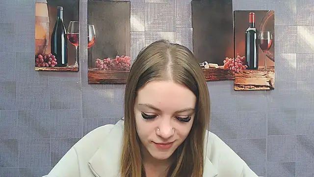 Snapshot of AliceFlirtt_ chatting on December 17, 7:29 am AliceFlirtt online show from December 17, 7:29 am