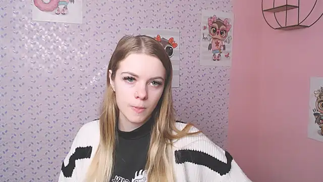 Snapshot of AliceFlirtt_ chatting on January 20, 12:39 pm AliceFlirtt online show from January 20, 12:39 pm