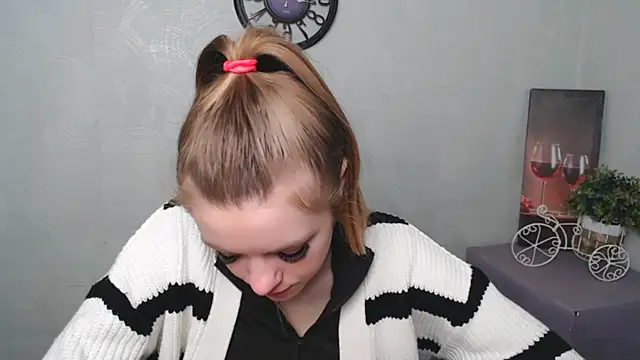 Snapshot of AliceFlirtt_ chatting on March 6, 11:36 am AliceFlirtt online show from March 6, 11:36 am