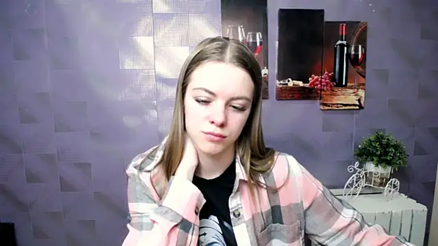 Snapshot of AliceFlirtt_ chatting on November 6, 9:21 am AliceFlirtt online show from November 6, 9:21 am