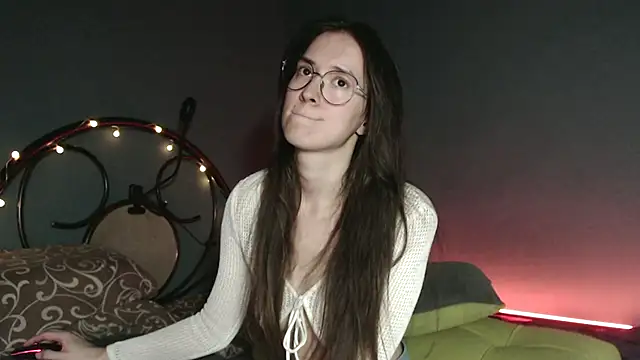 Snapshot of wow__kelly chatting on December 11, 5:15 pm wow kelly online show from December 11, 5:15 pm