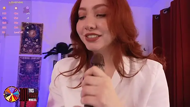 Snapshot of LilyVelvett chatting on September 27, 4:17 am LilyVelvett online show from September 27, 4:17 am