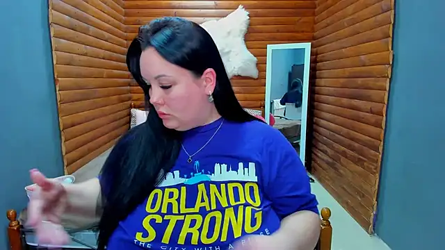 Snapshot of BubbleEmma chatting on January 17, 3:43 pm BubbleEmma online show from January 17, 3:43 pm