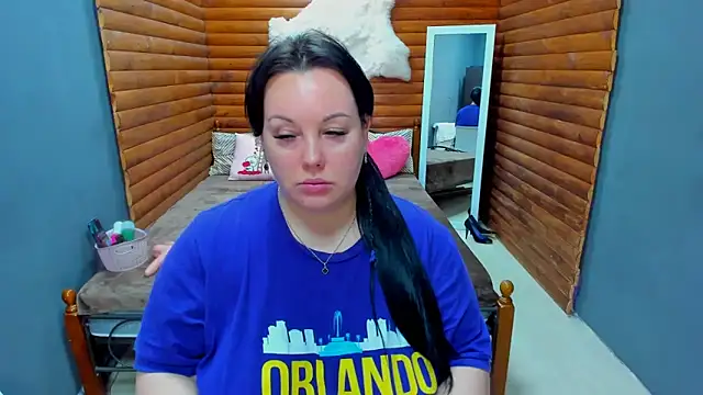 Snapshot of BubbleEmma chatting on January 18, 1:51 pm BubbleEmma online show from January 18, 1:51 pm