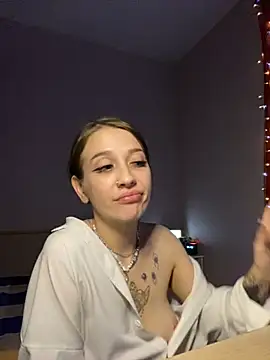 Dooubletroublee online show from February 23, 9:37 pm