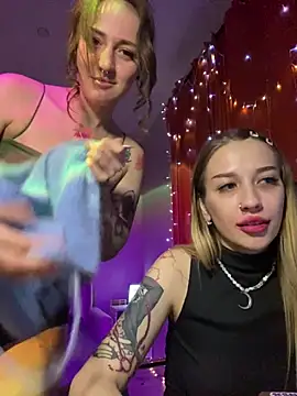 Dooubletroublee online show from March 22, 2:59 am