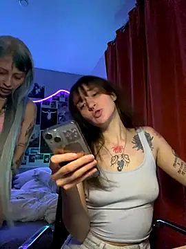 Dooubletroublee online show from October 25, 11:21 pm