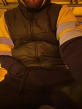 Snapshot of cussy007 chatting on January 8, 11:21 am cussy007 online show from January 8, 11:21 am