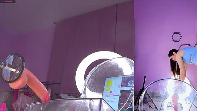 KateBleare online show from December 3, 3:55 pm