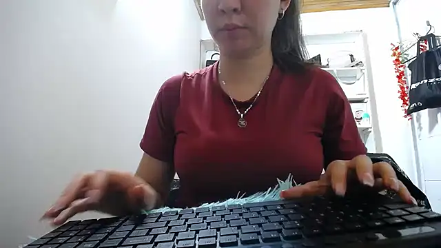 Luna girlhot  online show from April 29, 6:58 pm