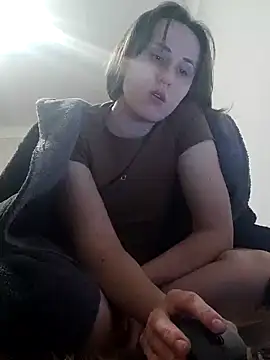 Snapshot of emeli_moon chatting on December 25, 11:31 pm emeli moon online show from December 25, 11:31 pm