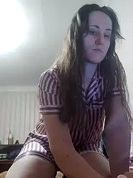 Snapshot of emeli_moon chatting on January 1, 6:06 pm emeli moon online show from January 1, 6:06 pm