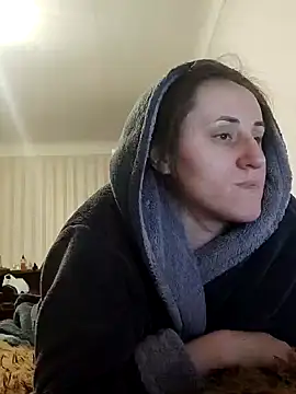 Snapshot of emeli_moon chatting on January 24, 8:43 pm emeli moon online show from January 24, 8:43 pm