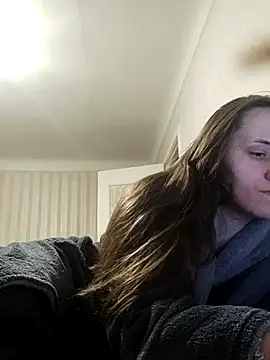 Snapshot of emeli_moon chatting on February 28, 10:06 pm emeli moon online show from February 28, 10:06 pm