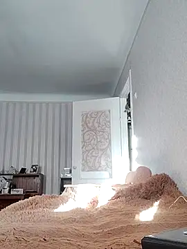 Snapshot of emeli_moon chatting on March 7, 2:23 pm emeli moon online show from March 7, 2:23 pm