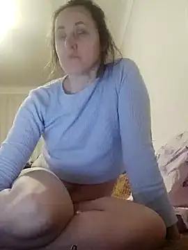 Snapshot of emeli_moon chatting on December 14, 7:14 am emeli moon online show from December 14, 7:14 am