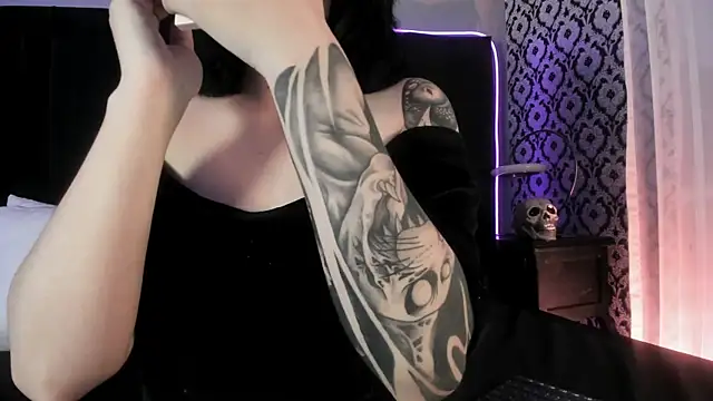 Adeelinee online show from February 11, 8:03 pm