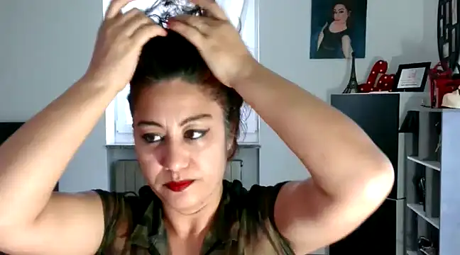 danasantoreal online show from December 4, 3:21 pm